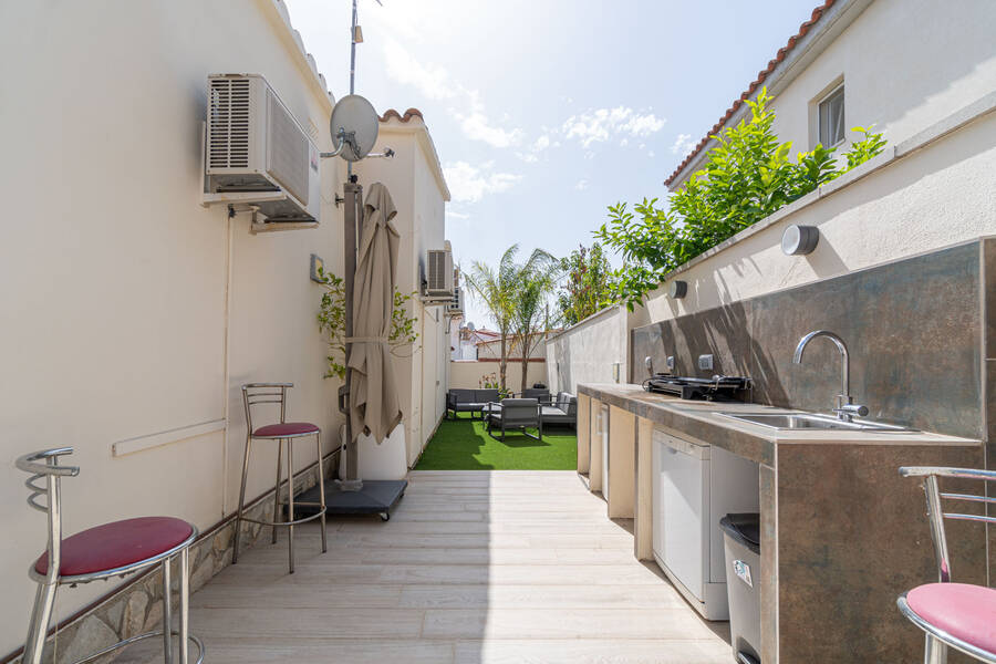 Opportunité: À vendre maison de plain pied avec piscine