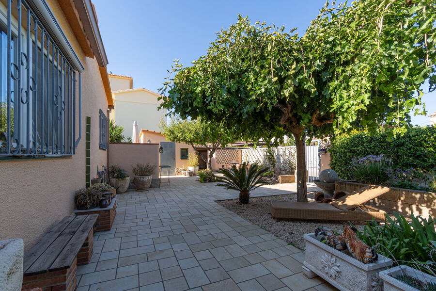 Casa con 4 habitaciones, piscina y cerca de la playa