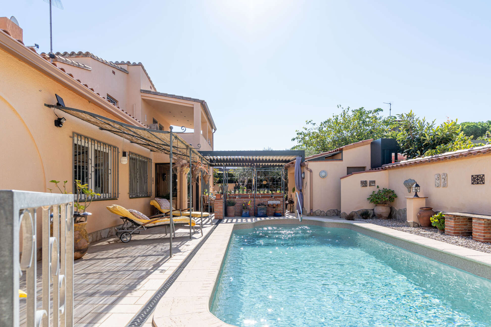 Casa amb 4 habitacions, piscina i a prop de la platja