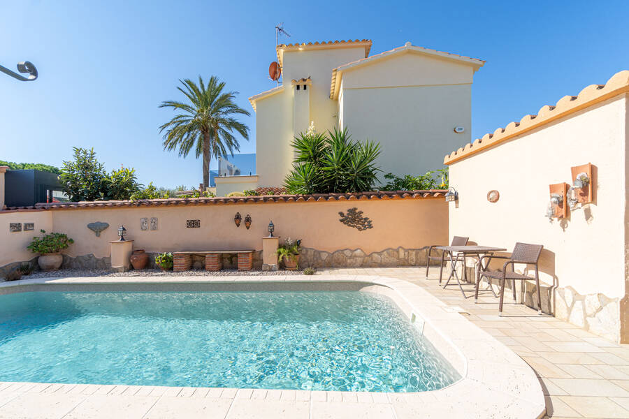 Maison avec 4 chambres, piscine et proche de la plage