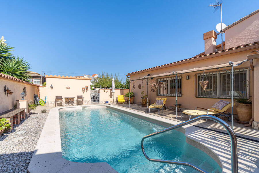 Maison avec 4 chambres, piscine et proche de la plage