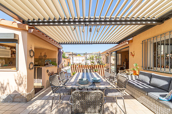 Casa con 4 habitaciones, piscina y cerca de la playa