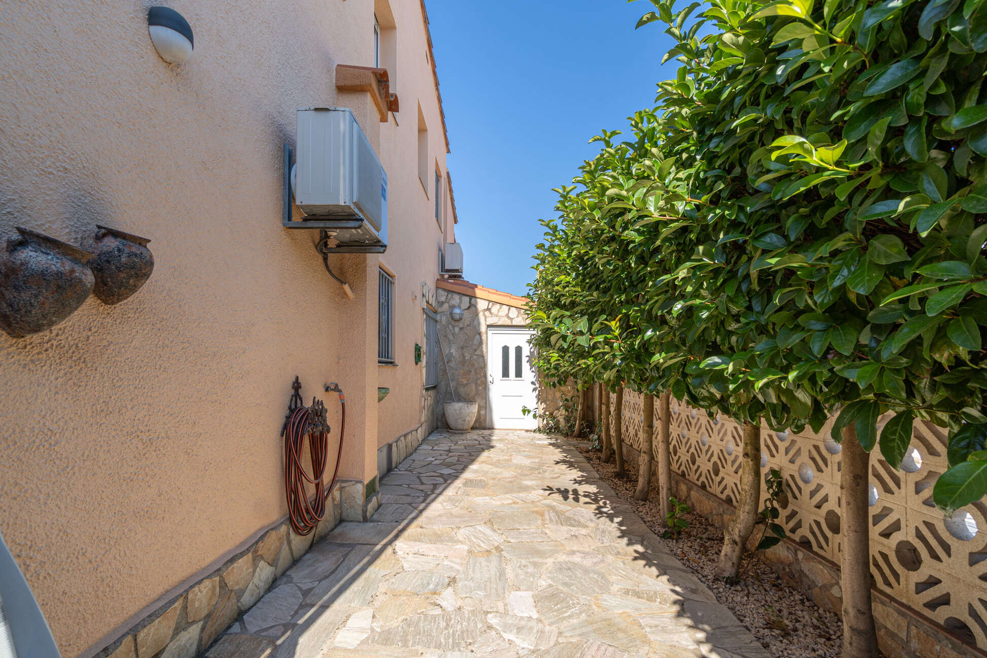 Haus mit 4 Schlafzimmern, Pool und strandnah