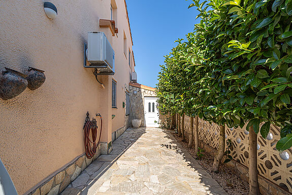 Casa con 4 habitaciones, piscina y cerca de la playa