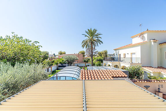 Casa con 4 habitaciones, piscina y cerca de la playa