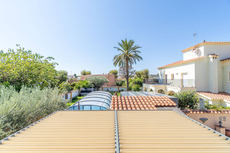 Casa amb 4 habitacions, piscina i a prop de la platja