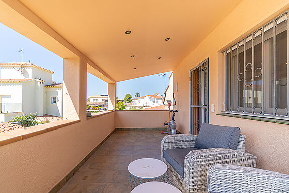 Maison avec 4 chambres, piscine et proche de la plage