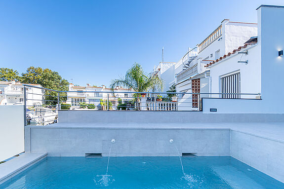 Fischerhaus mit Pool im Segre-Sektor