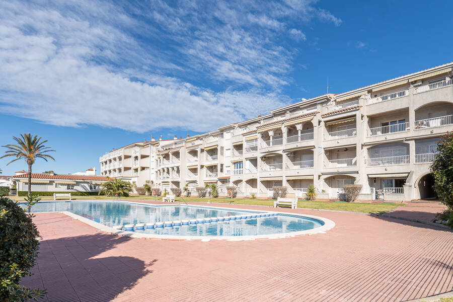 OPORTONITAT! Fantàstic apartament a la millor comunitat d'Empuriabrava