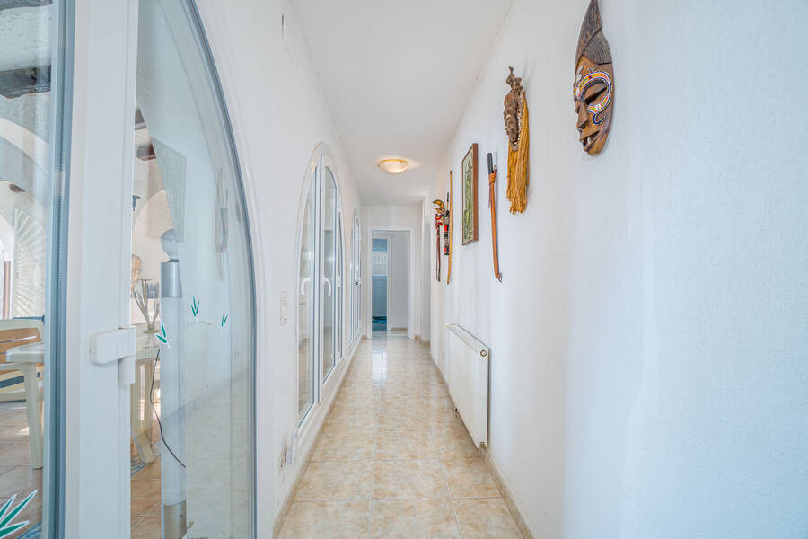 En venta magnifica casa en canal ancho en Empuriabrava