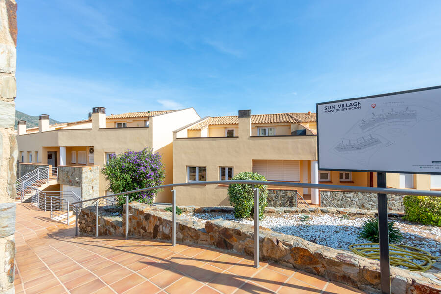 Te koop, Duplex-penthouse met spectaculair uitzicht op de Baai van Roses.