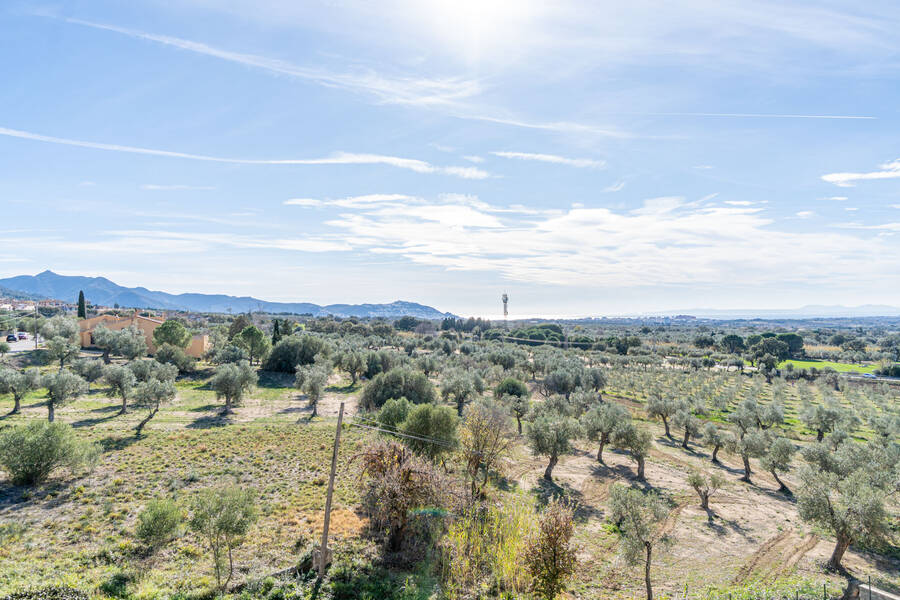 For sale, Duplex penthouse with spectacular views of the Bay of Roses