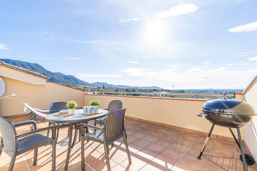 À vendre, Atic duplex avec une vue spectaculaire sur la Baie de Roses.