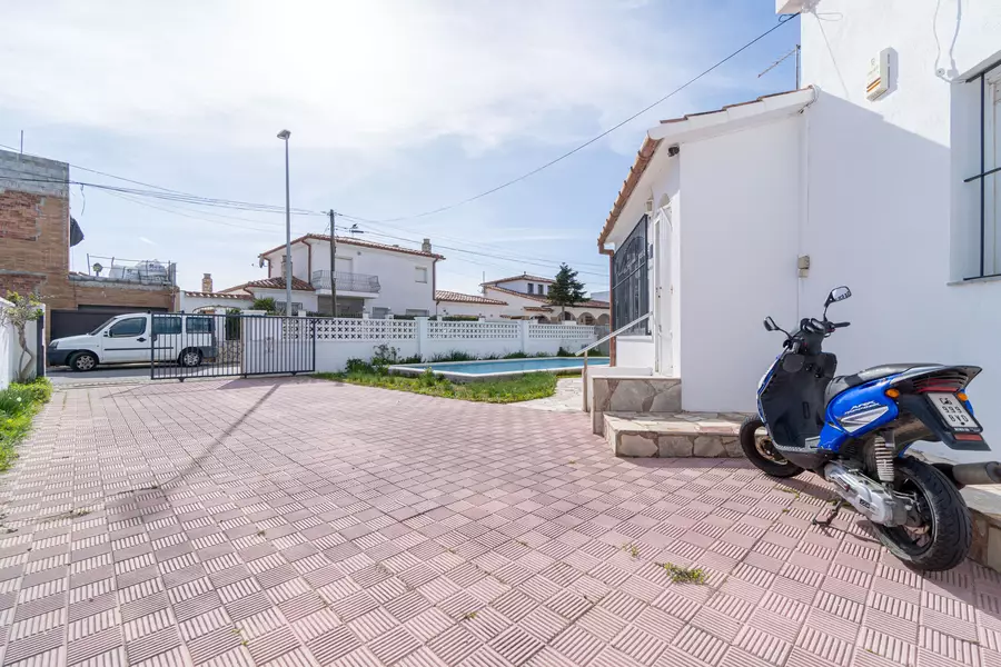 Ground floor house with pool in the privileged sector of Carmenço.
