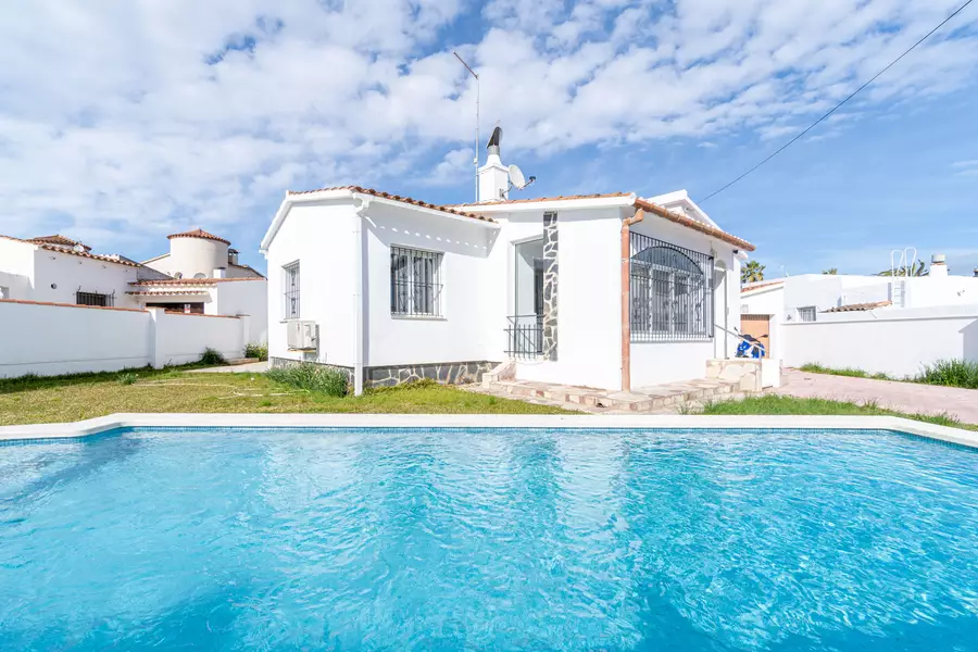 Ground floor house with pool in the privileged sector of Carmenço.
