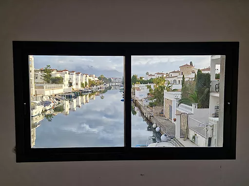 Empuriabrava, for sale fantastic local with views of the canal.