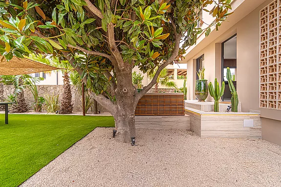 Spectacular design house in Empuriabrava.