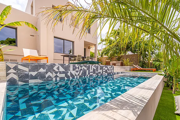 Spectacular design house in Empuriabrava.