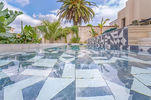 Spectacular design house in Empuriabrava.