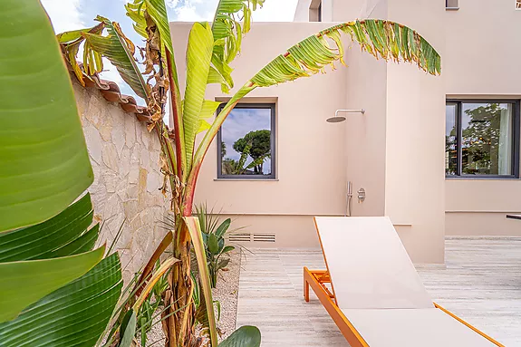 Spectacular design house in Empuriabrava.