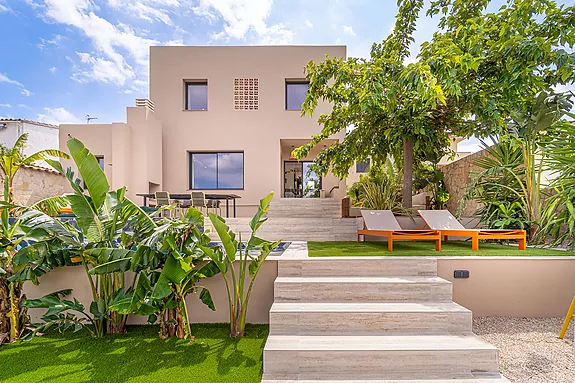 Spectacular design house in Empuriabrava.