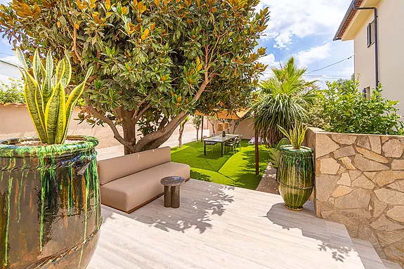 Spectacular design house in Empuriabrava.