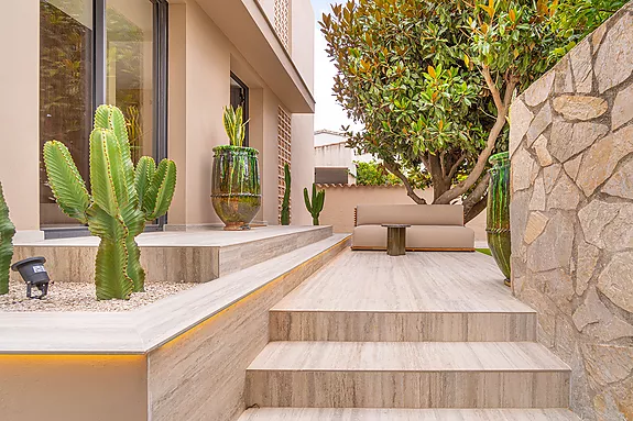 Spectacular design house in Empuriabrava.