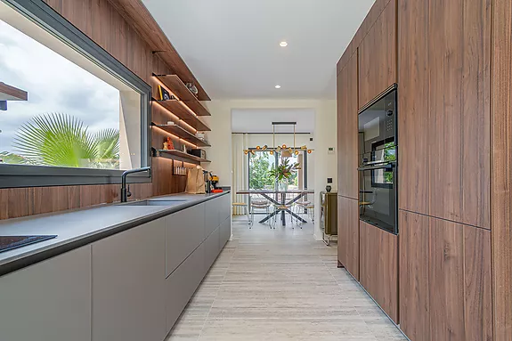 Spectacular design house in Empuriabrava.