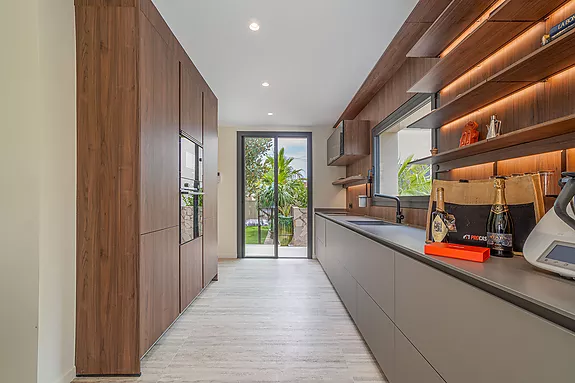 Spectacular design house in Empuriabrava.