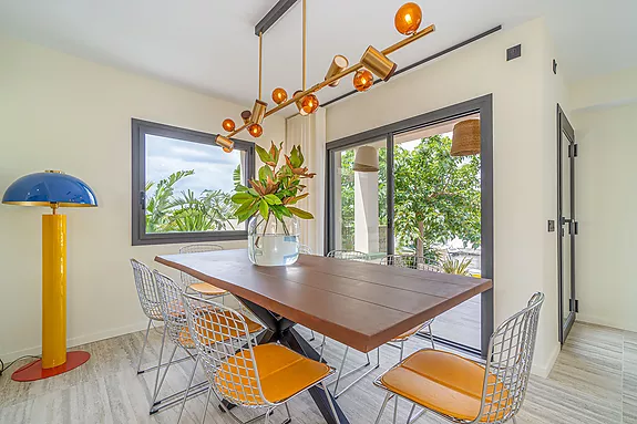 Spectacular design house in Empuriabrava.