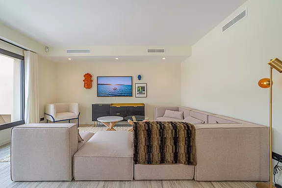 Spectacular design house in Empuriabrava.