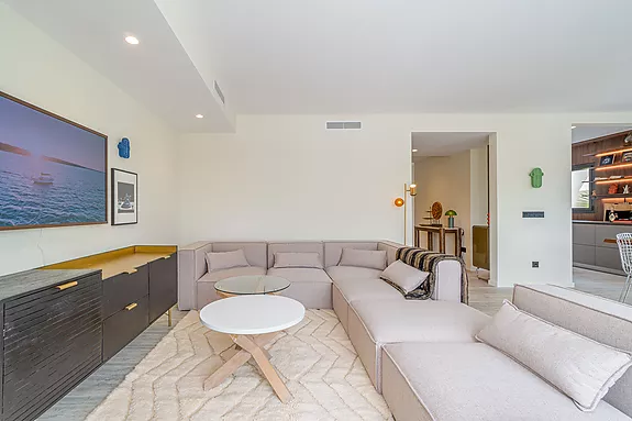 Spectacular design house in Empuriabrava.