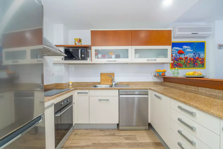 Exklusive Wohnung mit großer privater Terrasse im Herzen der Costa Brava