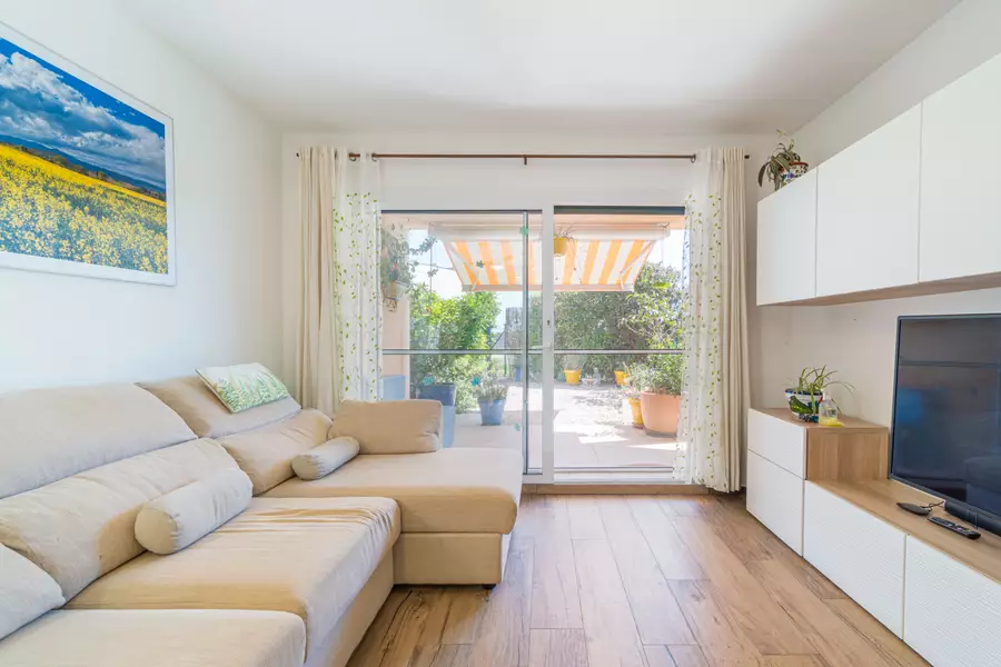 Exklusive Wohnung mit großer privater Terrasse im Herzen der Costa Brava