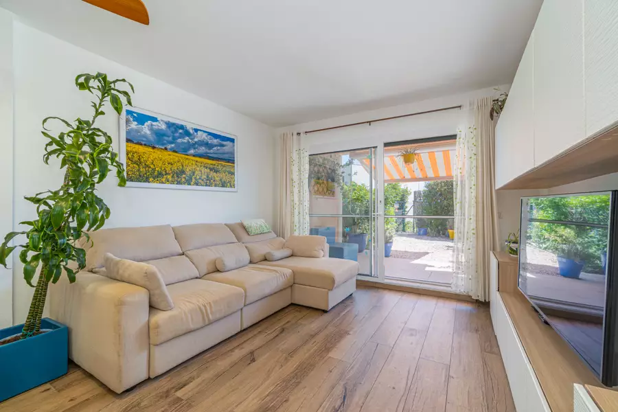 Exklusive Wohnung mit großer privater Terrasse im Herzen der Costa Brava