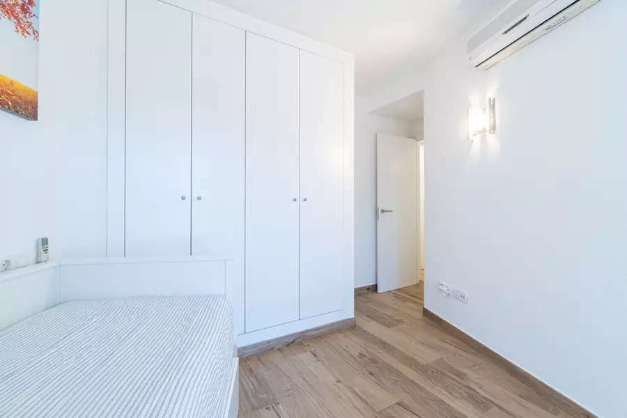 Exklusive Wohnung mit großer privater Terrasse im Herzen der Costa Brava