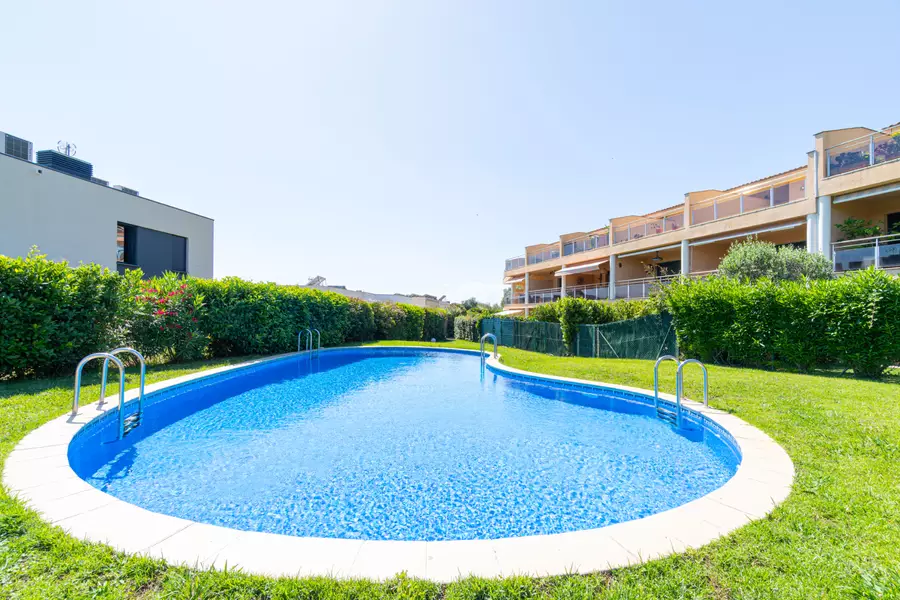 Exklusive Wohnung mit großer privater Terrasse im Herzen der Costa Brava