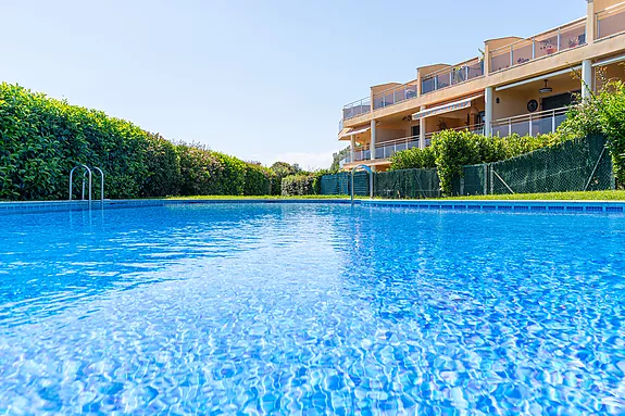 Exclusive apartment with a large private terrace in the heart of the Costa Brava