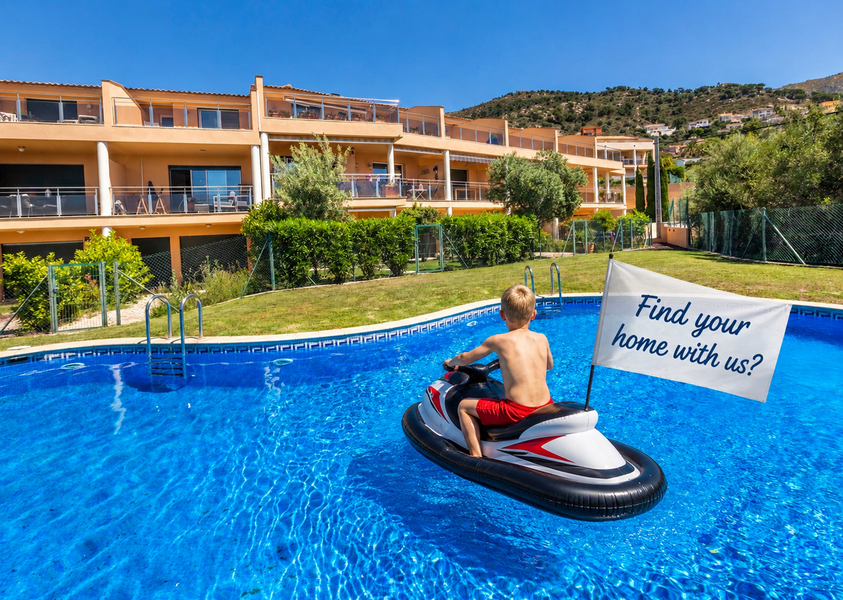 Piso luminoso con jardín privado, piscina y espectacular terraza en Palau-saverdera.
