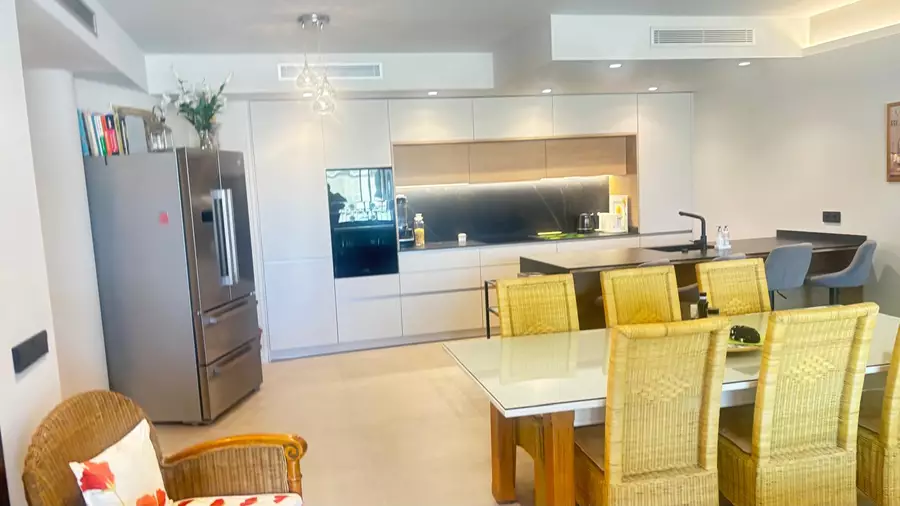 Elegant appartement met prachtig uitzicht op de Citadel en de zee in Roses