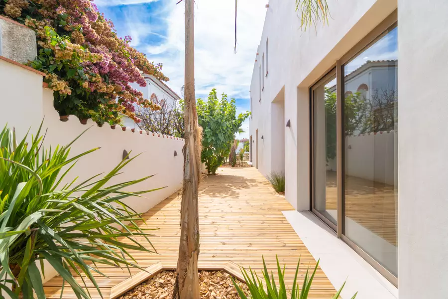 En venda, exclusiva casa dissenyada per arquitecte, canal Segre