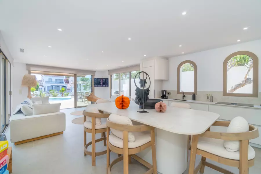 En venda, exclusiva casa dissenyada per arquitecte, canal Segre