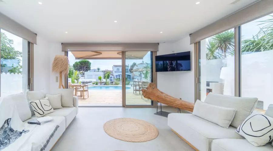 En venda, exclusiva casa dissenyada per arquitecte, canal Segre