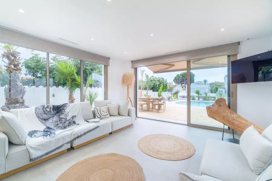 En venda, exclusiva casa dissenyada per arquitecte, canal Segre