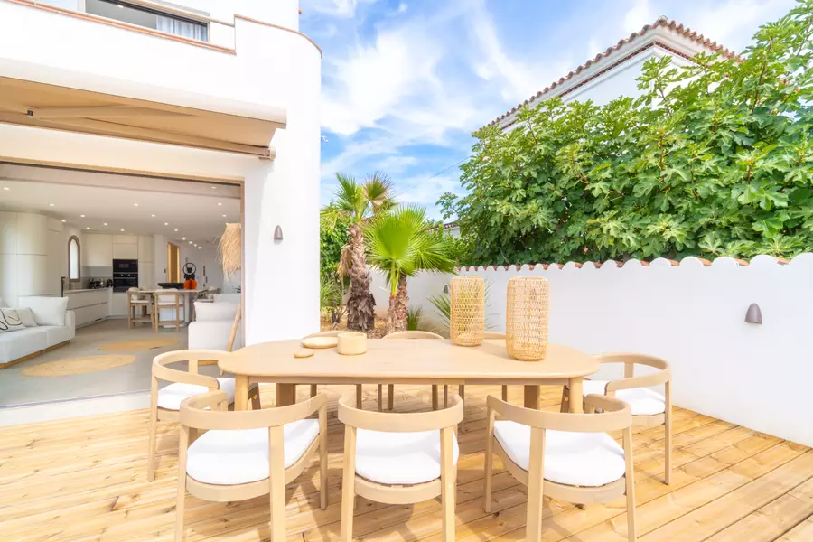 En venda, exclusiva casa dissenyada per arquitecte, canal Segre