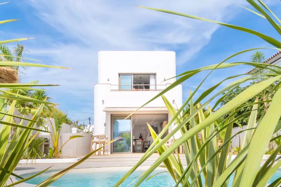 En venda, exclusiva casa dissenyada per arquitecte, canal Segre