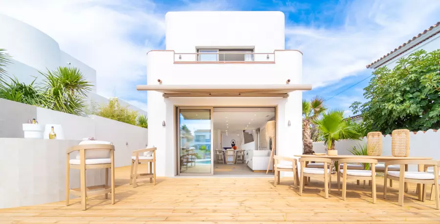 En venda, exclusiva casa dissenyada per arquitecte, canal Segre