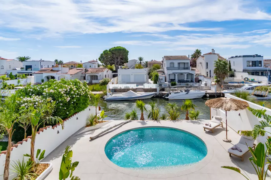 En venda, exclusiva casa dissenyada per arquitecte, canal Segre