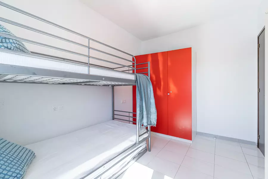 Apartament amb 3 habitacions y llicencia turística.