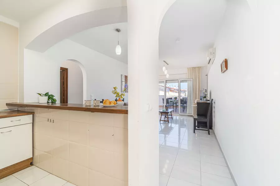 Apartament amb 3 habitacions y llicencia turística.